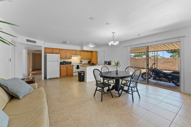 Photo - 5409 S Hazelton Ln