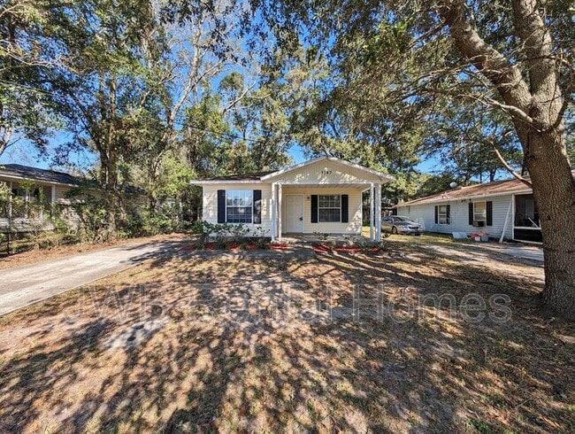 Photo - 1747 W 42nd St