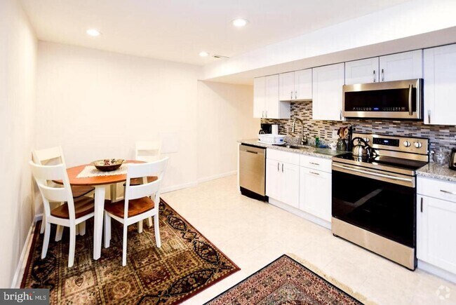 Building Photo - 1313 Fairmont St NW Rental