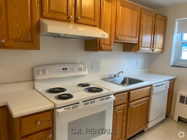 Building Photo - 27 N Union St Unit 1 Rental