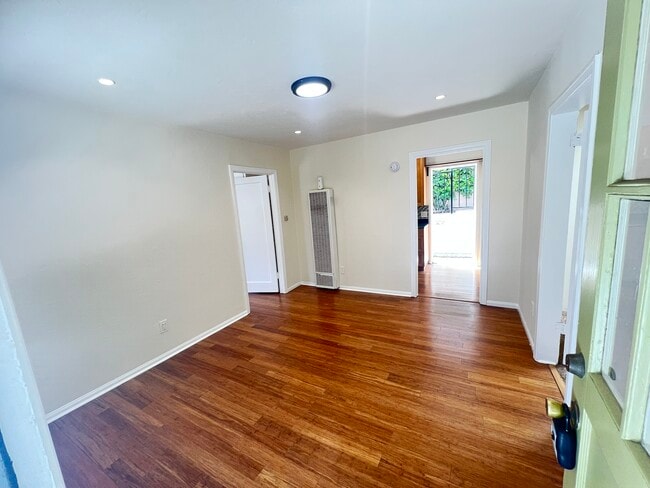 Photo - 2019 Cypress Ave