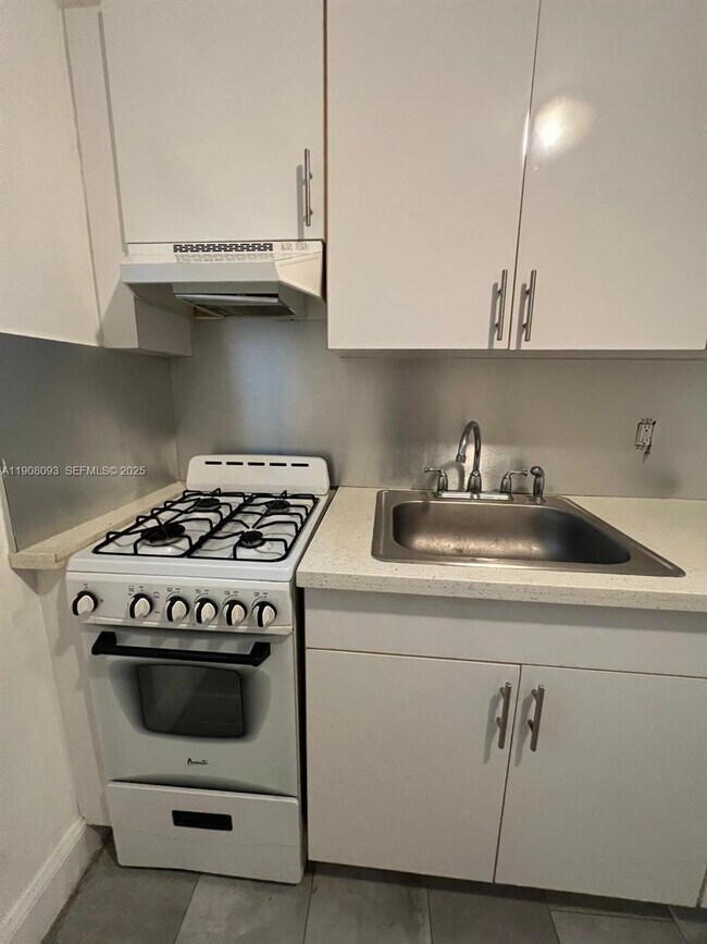 Photo - 501 NW 30th St Unit 7