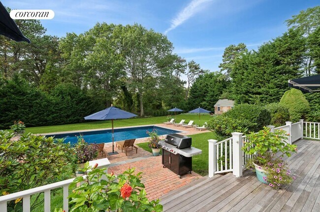 Photo - 270 Montauk Hwy