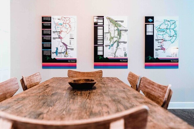 Photo - 406 NW Retreat Ln