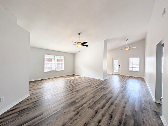 Photo - 28 Easton St