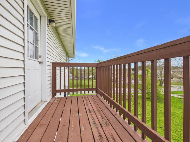 Building Photo - 209 W Bridge St Unit C