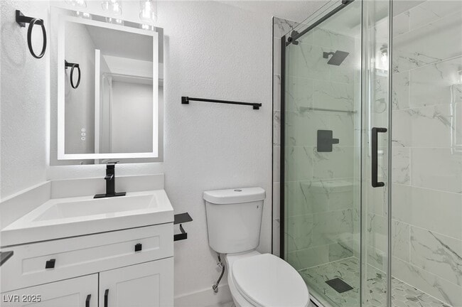 Photo - 405 Scenic Dr