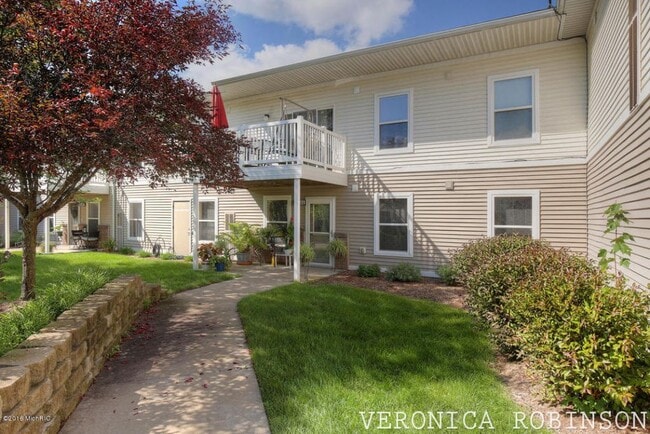 Building Photo - 6026 E Fieldstone Hills Dr SE Unit 1 Rental