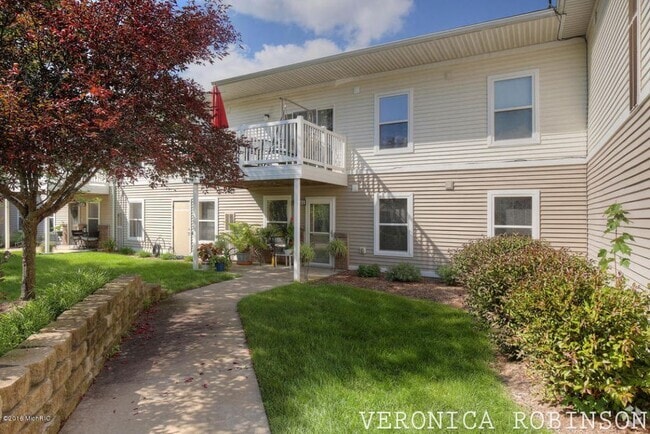 Building Photo - 6026 E Fieldstone Hills Dr SE Unit 1 Rental