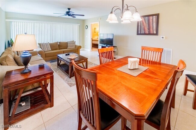 Photo - 1100 Eastham Way Unidad A-105