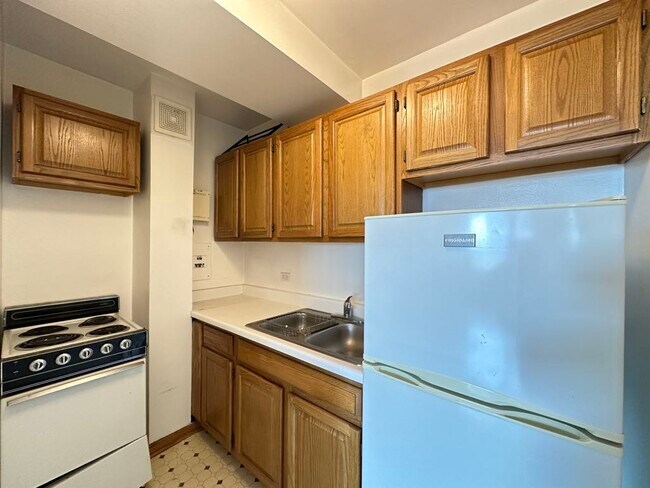 Photo - 4180 N Marine Dr Unit 809