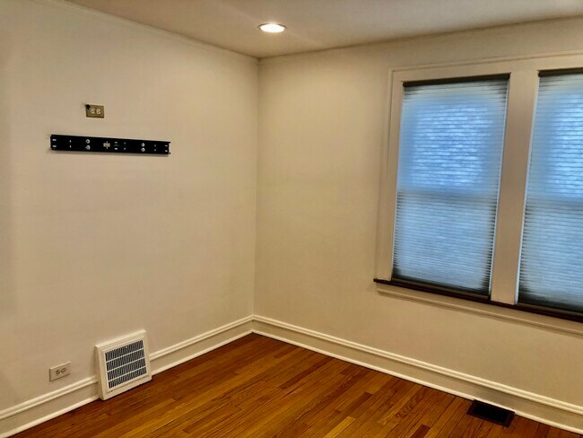 Photo - 9741 S Indiana Ave Casa