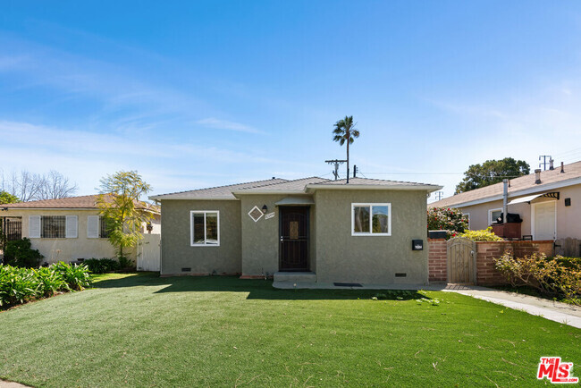 Building Photo - 10984 Exposition Blvd Rental