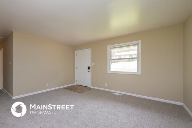 Photo - 2374 Baywood Dr SE