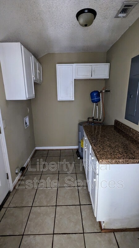 Photo - 927 Greenbriar Ct