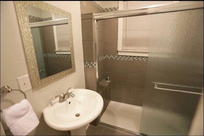 Photo - 1414 Austin St St Unit 01