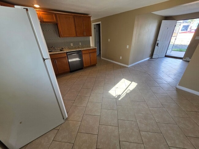 Photo - 2041 Fairplay St