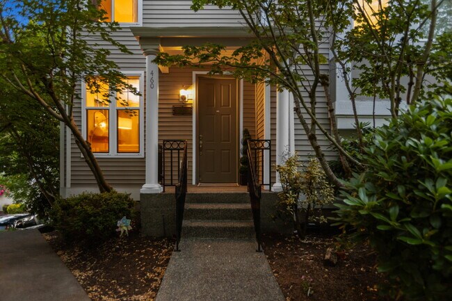 1/2 OFF FIRST MONTHS RENT IF LEASE SIGNED BY 9/1! Beautiful End-Unit Townhome in Highland Parc | ...