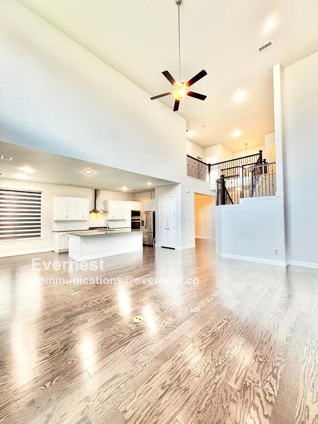 Photo - 566 Westwood Way Dr