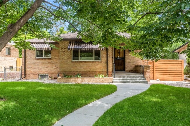 Building Photo - 3 Bed Home Walking Distance to Sloans Lake! Available NOW!