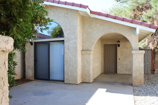 Building Photo - Newly available Rental