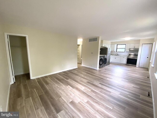 Photo - 230 Almonesson Rd