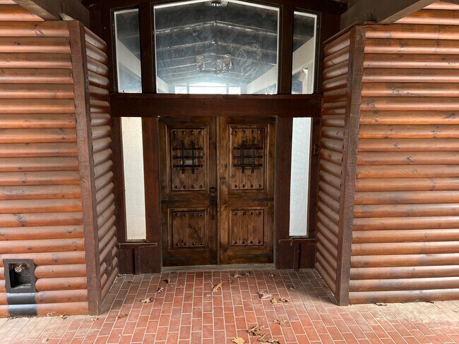 Photo - 4 Bedroom 2 bath home near lake Tenkiller ...