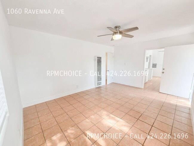 Photo - 1060 N Ravenna Ave