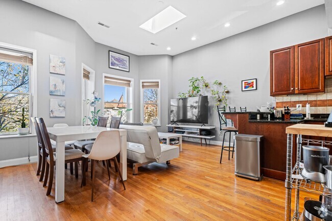 Building Photo - 1312 Euclid St NW Rental