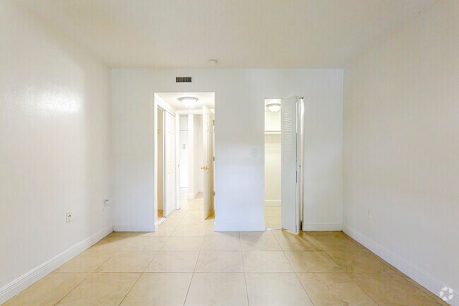 1 BD BED W/ WALKIN