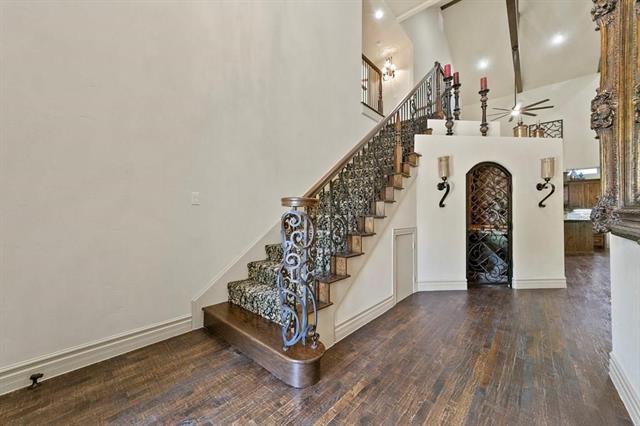 Photo - 6719 Springwood Ln