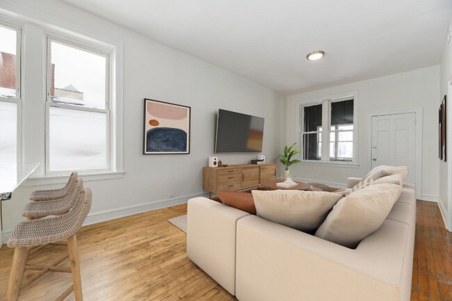 Photo - 916 N Ashland Ave Unidad 3R