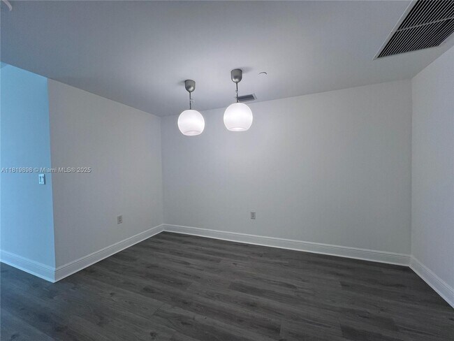 Photo - 1250 S Miami Ave Unidad 2104