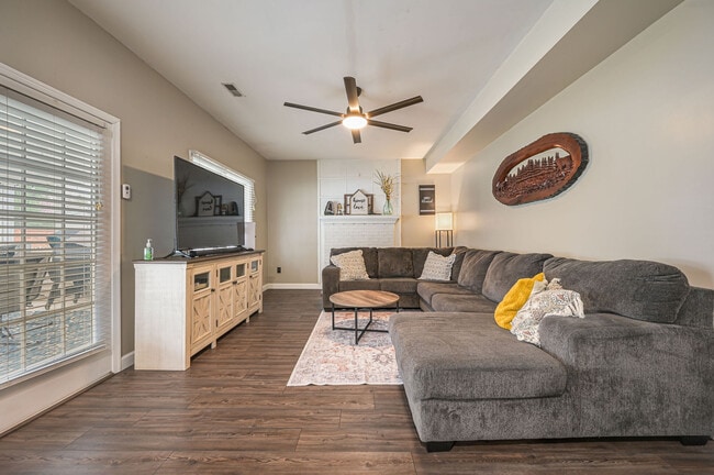 Photo - 200 Eagle Crest Dr