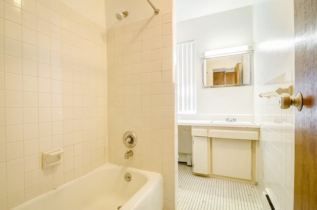 Photo - 2700 Humboldt Ave S.