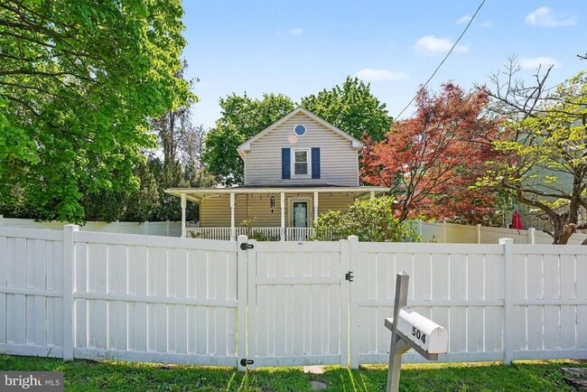 Photo - 504 W Pothouse Rd