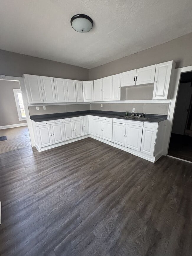 Photo - Welcome to this charming 3-bedroom, 2-bathroom home located in the heart of Springfield, OH+