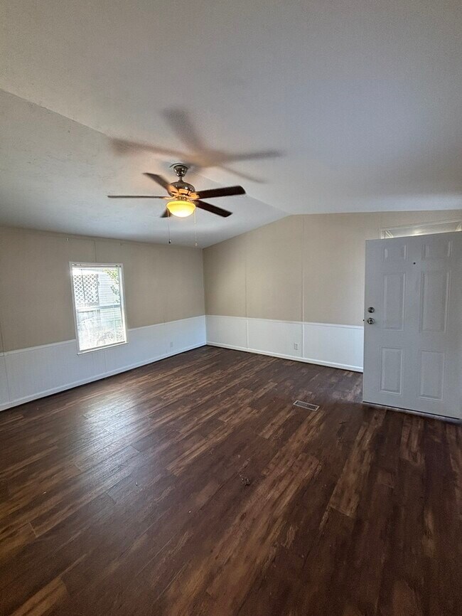 Photo - Triangle Mobile Home Park