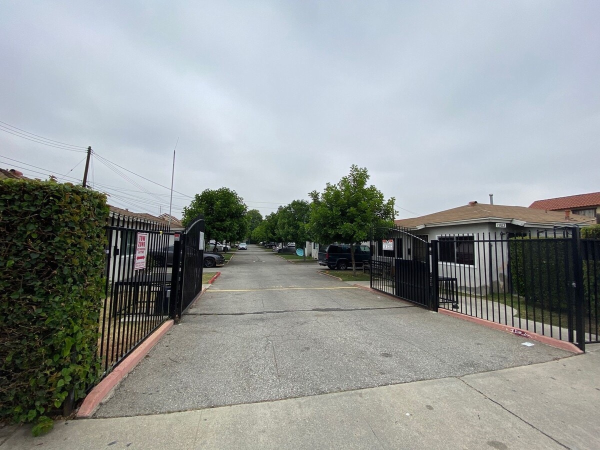 13827 LA - 13827 LA Apartments
