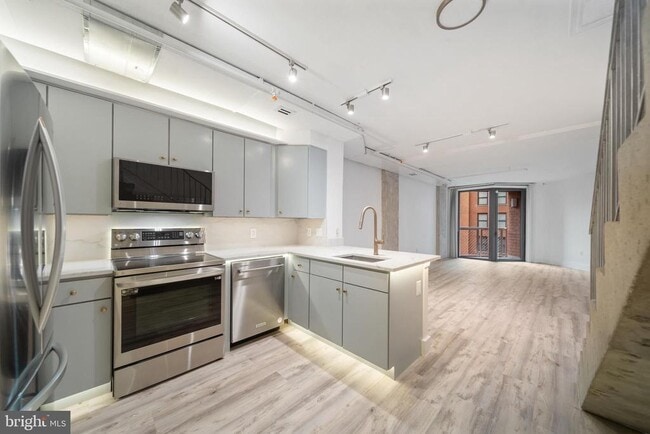 Building Photo - 616 E St NW Unit 856 Rental