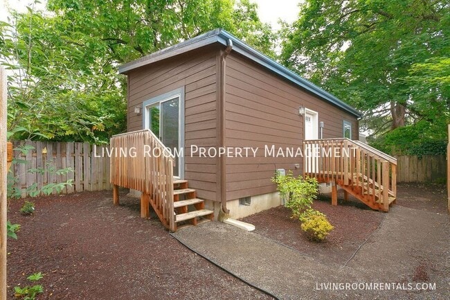 Building Photo - 1520 SE 44th Ave Unit B