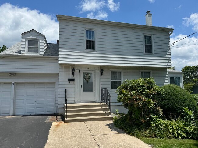 Photo - 74 Hilldonia Ave