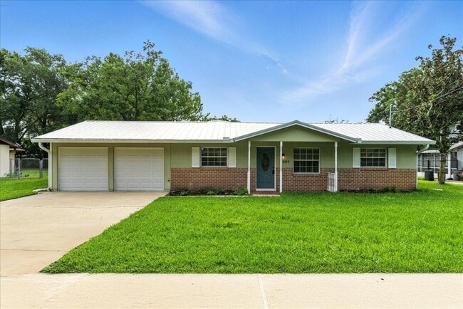 Photo - 9407 Jr Ave House