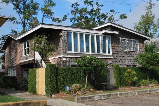 Photo - 3221 Herschel Street