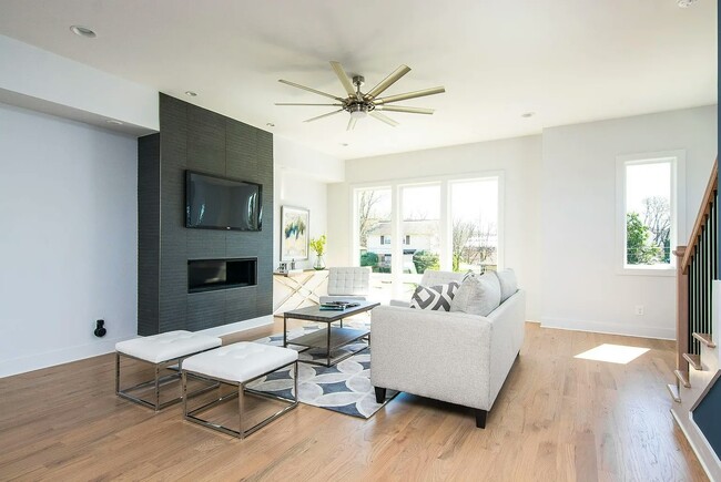 Photo - 100 Marshall Ct