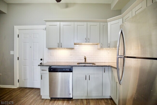 Photo - 374 E Westfield Ave