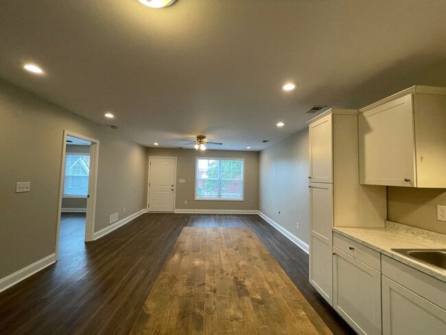 Photo - 830 Bryan Ave Unidad 2