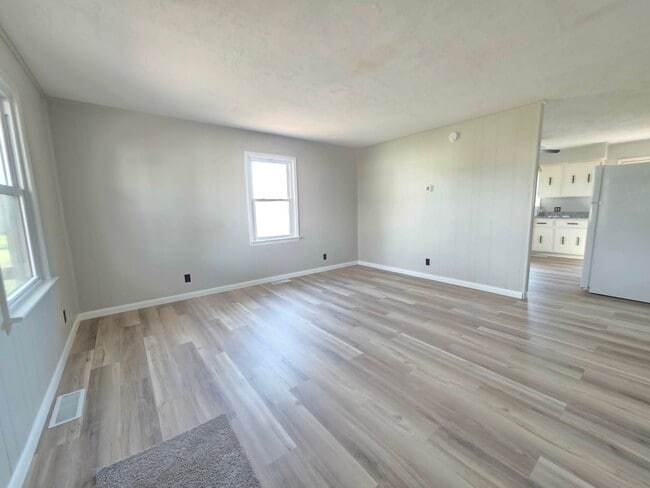 Photo - 406 Grove Pl