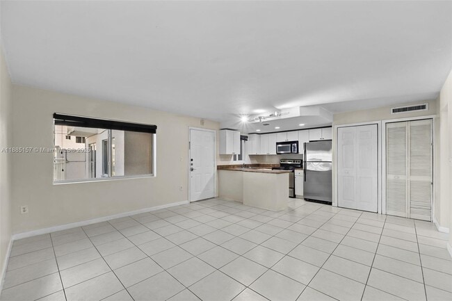 Photo - 3101 SW 27th Ave Unit 103