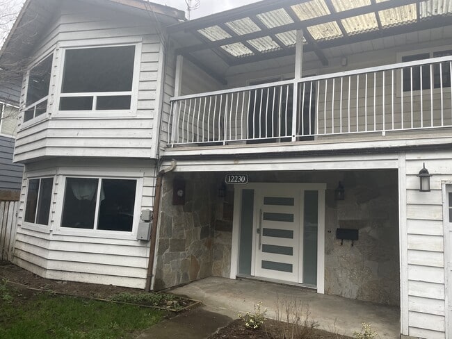 Photo - 12230-12188 188 St